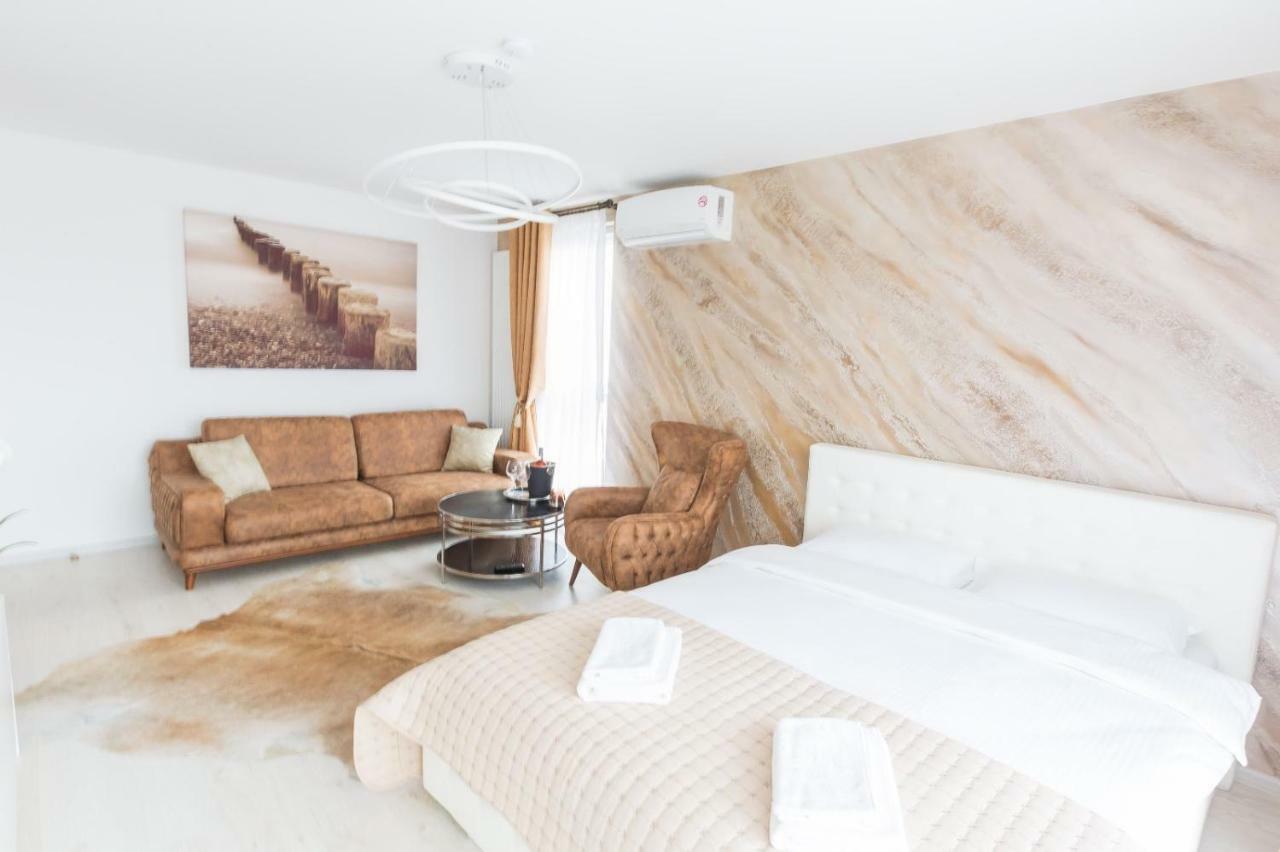 Alonisos Lux * Braşov